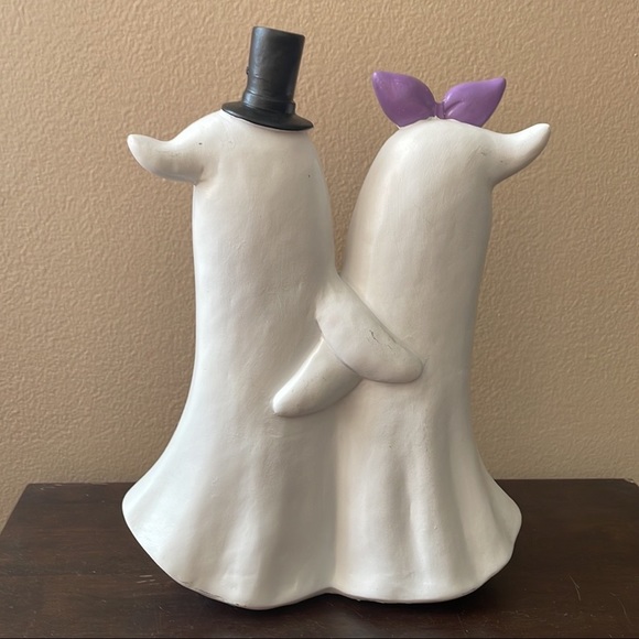 Halloween Ghost Couple Holding Pumpkin Hone Decor New Figurine - Picture 2 of 3